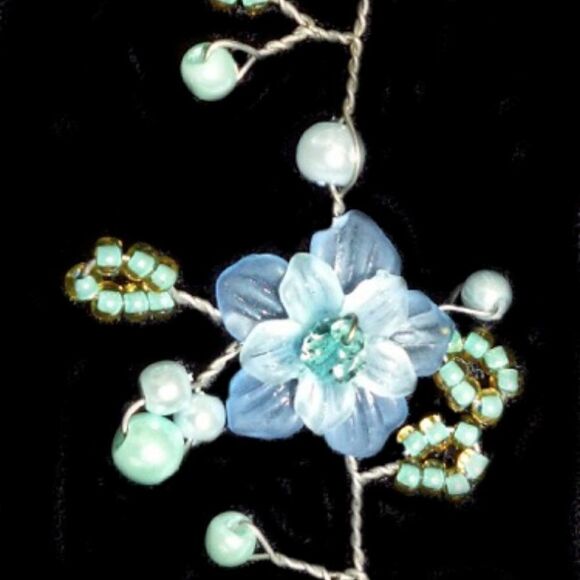 FRENCH HAND WIRED GLASS BEAD FLORAL NECKLACE - Picture 11 of 12